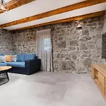 Gorgeous In Nyaraló *
