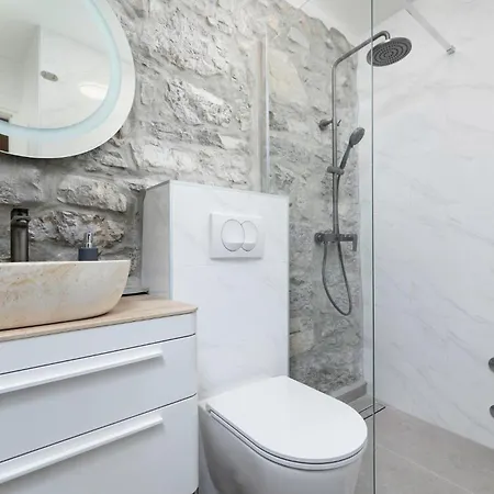 Casa de Férias Awesome In Lakmartin