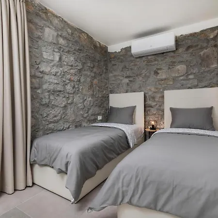 Awesome In Casa de Férias Lakmartin